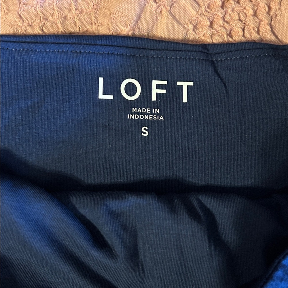 LOFT Dark Blue Sleeveless Top - Picture 3 of 6